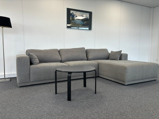 "Ruime Grijs L-vormige Bank met Chaise Longue - Modern Comfort"